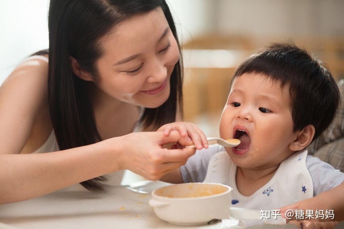 科学解读婴儿饮食成长过程，辅食米粉的摄入时间指南