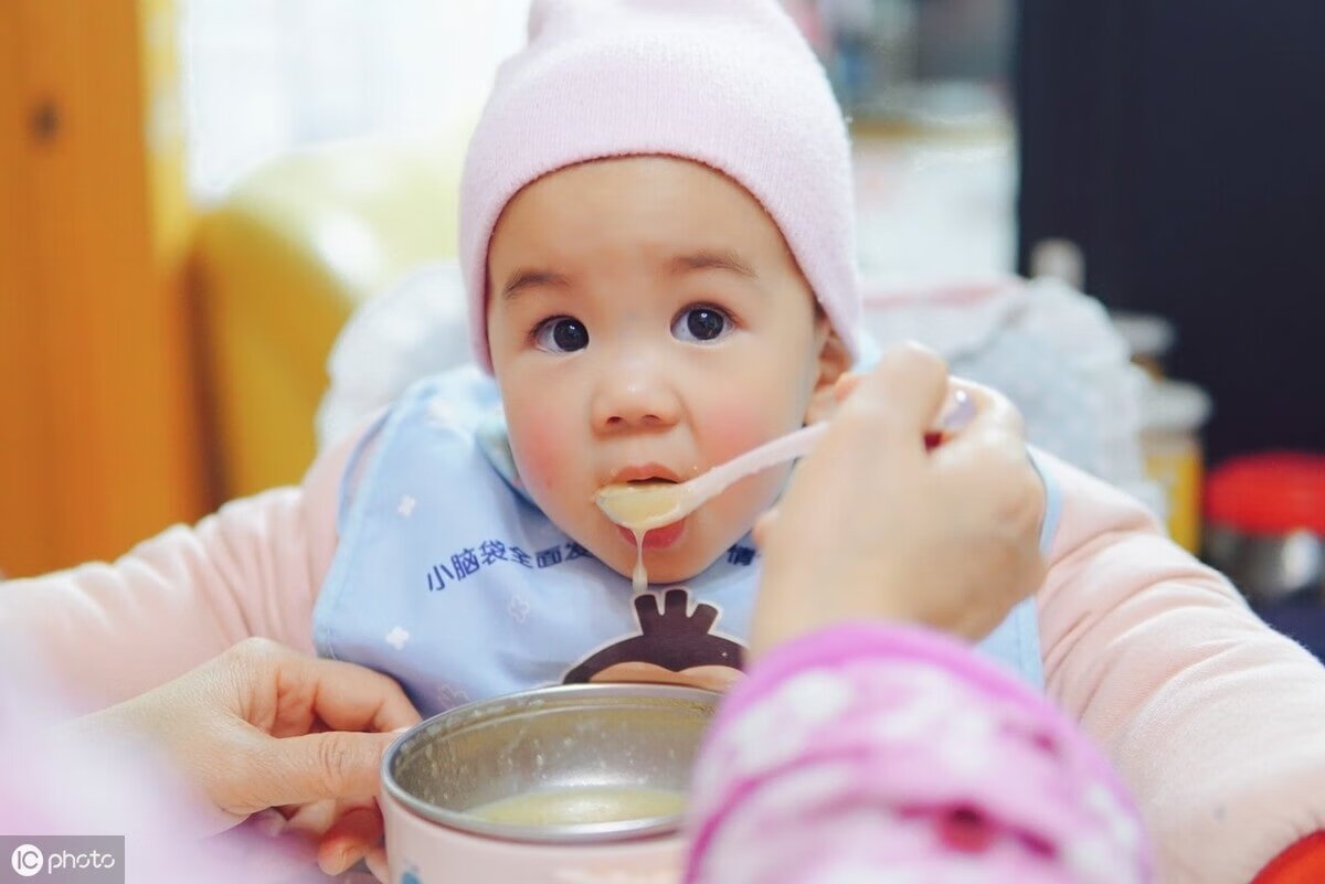 关于婴儿辅食添加，九个月宝宝的饮食问题探讨