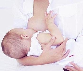 哺乳期月经推迟半个月正常吗？女性生理变化解读